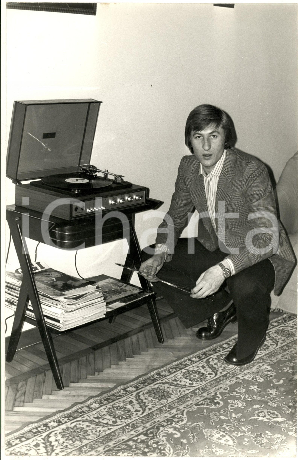 1970 ca TORINO JUVENTUS Gianpietro MARCHETTI con il giradischi - Foto 20x30 Fotografia d'epoca.CONDIZIONI: G FORMATO: 20x30 cm  originale e autentica 1