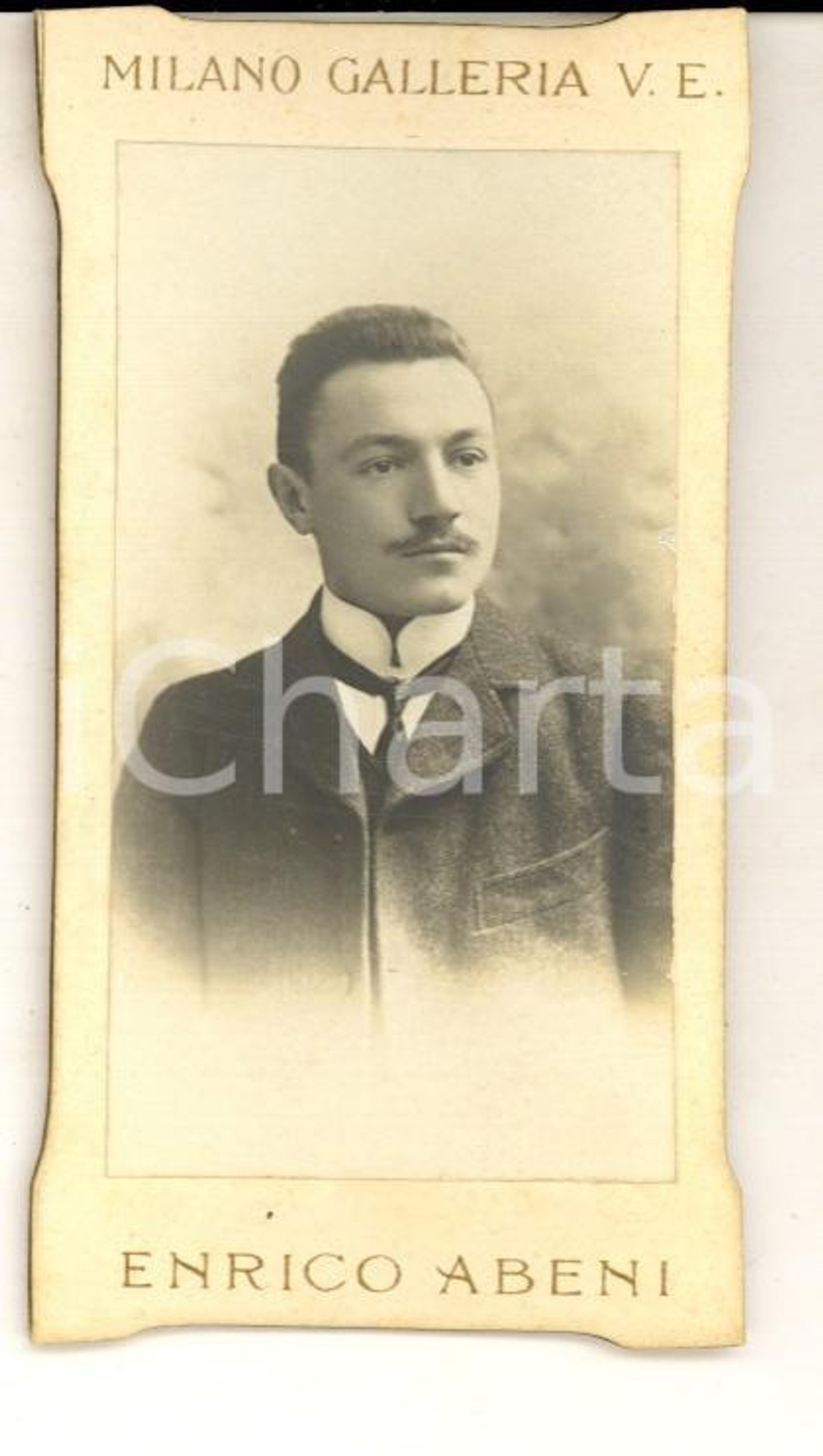 Fotografia d epoca originale 1905 ca MILANO Giovane uomo con cravattino Fotografia Enrico ABENI 1