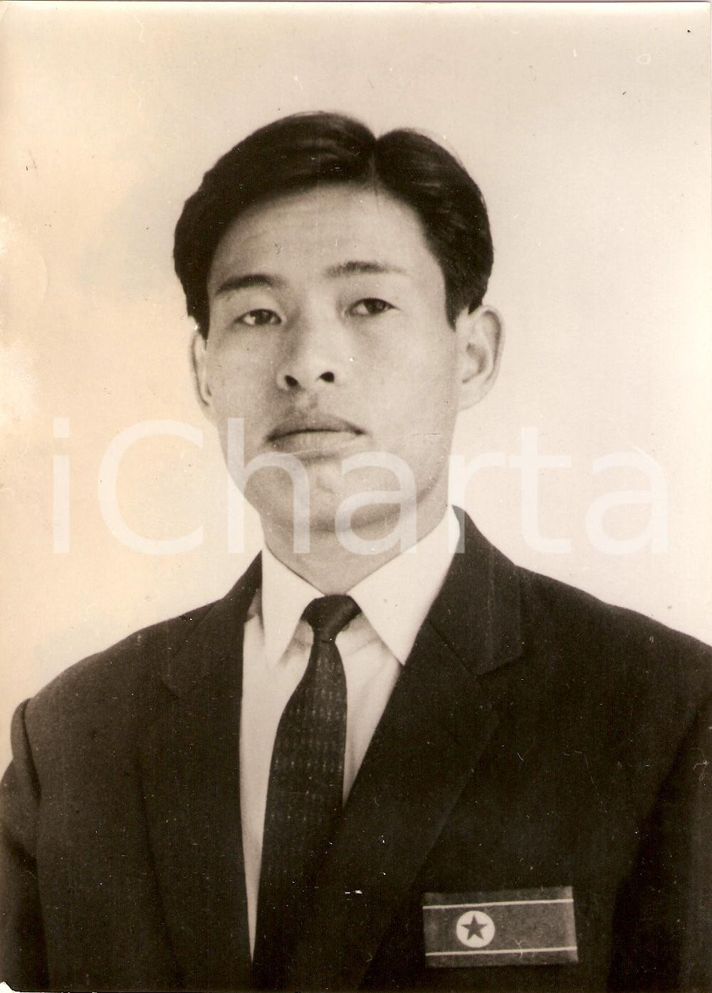 Fotografia d epoca originale 1968 COREA DEL NORD Nazionale calcio Ritratto Ri CHI terzino FOTO 2 1