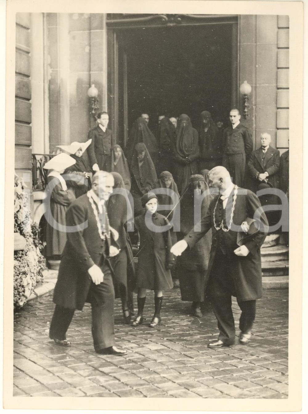 Fotografia d epoca originale 1929 PARIS Obsèques du Maréchal FOCH  Famille et politiciens Photo 13x18 cm 1