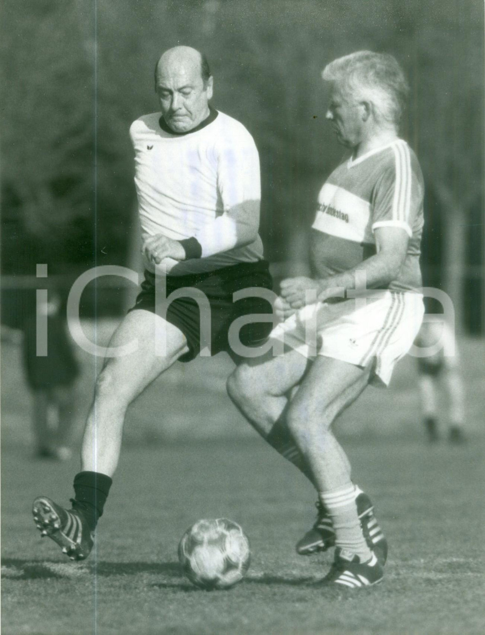 Fotografia d epoca originale 1988 BONN Manfred WORNER Segretario Generale NATO  Calcetto Foto 1