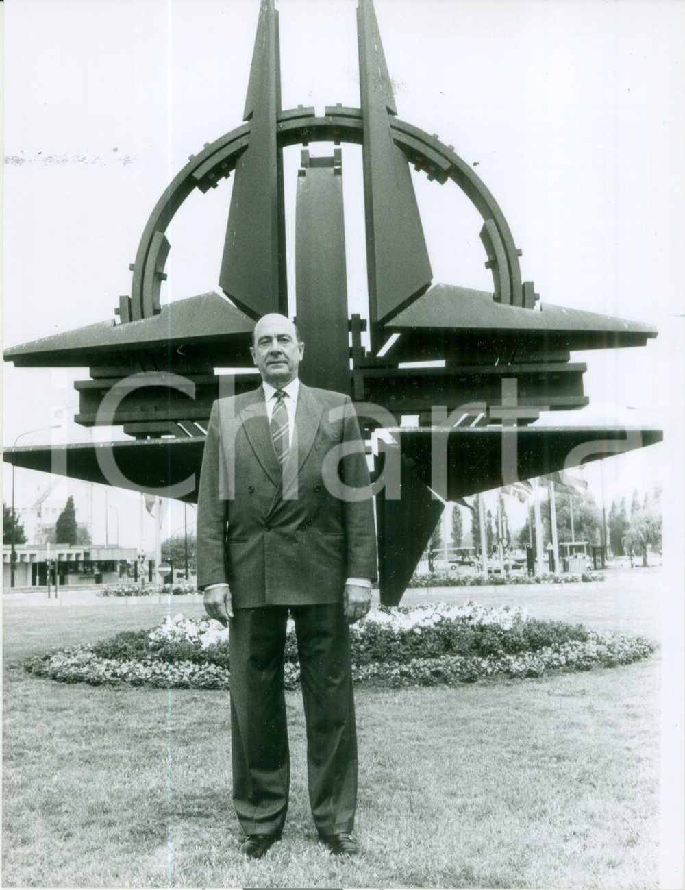 Fotografia d epoca originale 1989 BRUXELLES Manfred WORNER al Quartier Generale NATO Fotografia 1