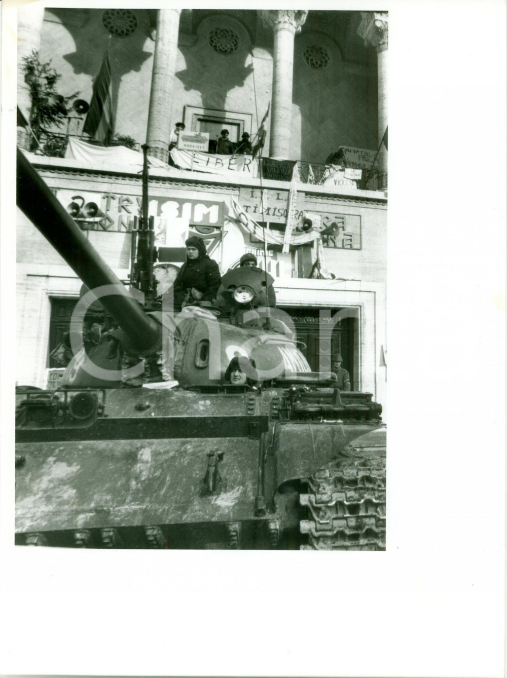 Fotografia d epoca originale 1989 TIMISOARA ROMANIAN REVOLUTION Truppe ribelli al TEATRUL NATIONAL 1