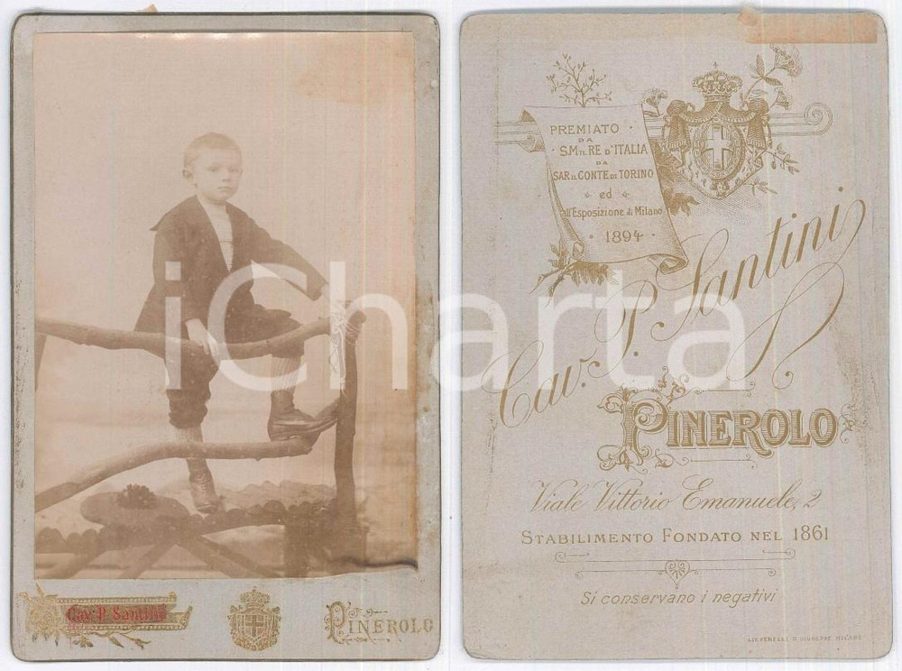 Fotografia d epoca originale 1895 ca PINEROLO Bambino con staccionata  Ritratto Foto Pietro SANTINI 11x16 1
