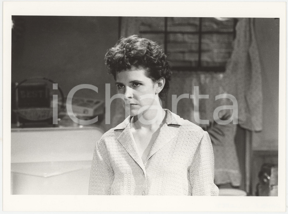 Fotografia d epoca originale 1985 RAI Un cappello pieno di pioggia Pamela VILLORESI Foto 14x28 cm 7 1