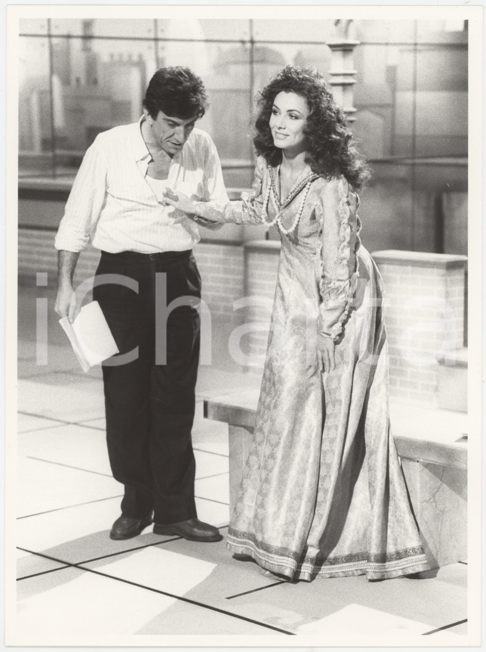 Fotografia d epoca originale 1986 RAI UNO Io a modo mio Gigi PROIETTI Eleonora BRIGLIADORI Prove 4 1