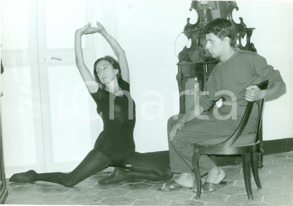 Fotografia d epoca originale 1965 ca ROMA Maria CUMANI QUASIMODO esercizi danza con figlio Alessandro FOTO 1