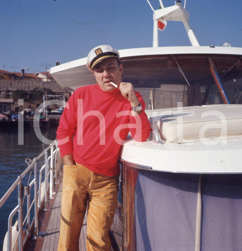 Fotografia d epoca originale 1970 ca Claudio VILLA ritratto sulla sua barca DIAPOSITIVA ORIGINALE 6 1