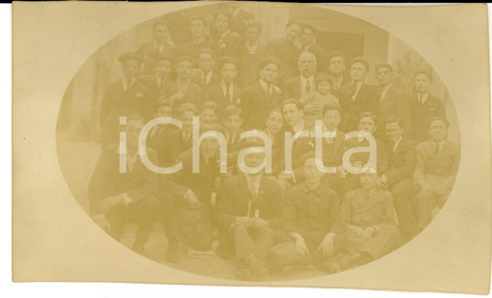 Fotografia d epoca originale 1923 ALESSANDRIA Studenti classi prime con il prof. ROCCO e bambina Foto 1