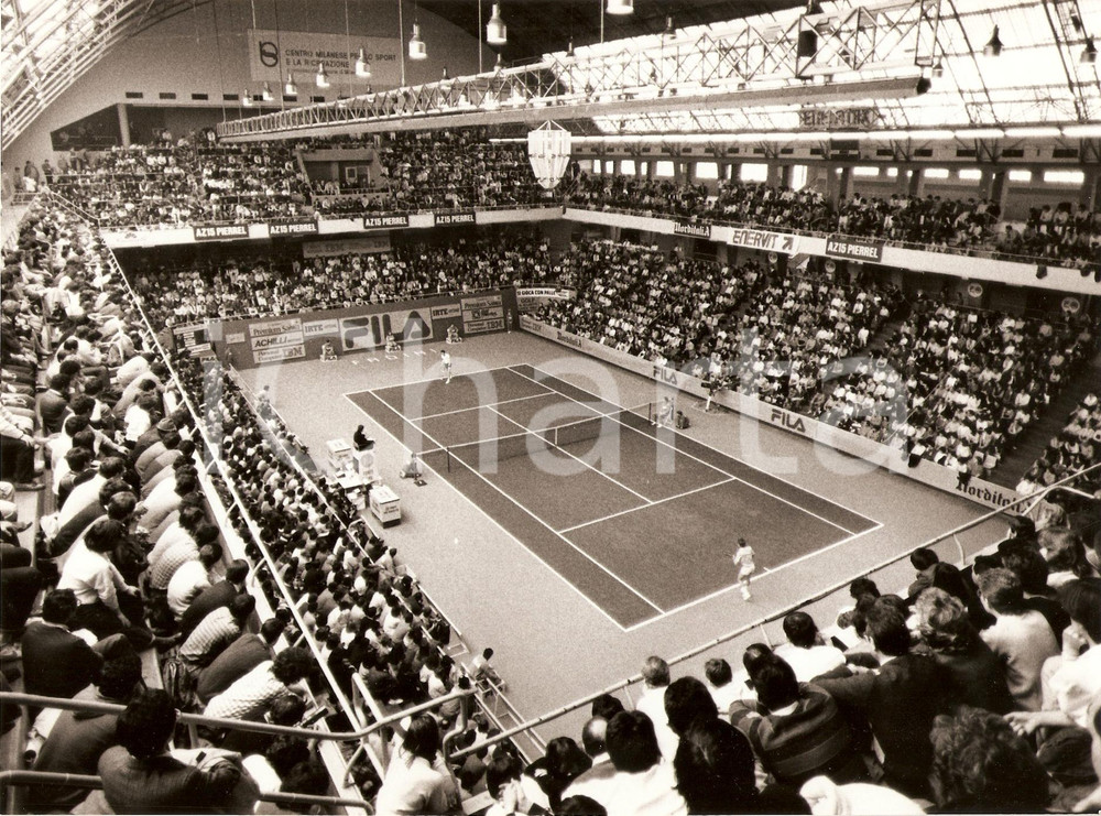 Fotografia d epoca originale 1981 MILANO Centro per sport e ricreazione Match TENNIS Panoramica FOTO 1