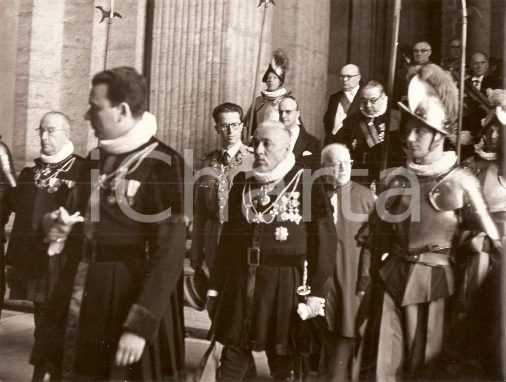 Fotografia d epoca originale 1961 CITTA  DEL VATICANO Baldovino del BELGIO con il collare ORDINE DI CRISTO 4 1