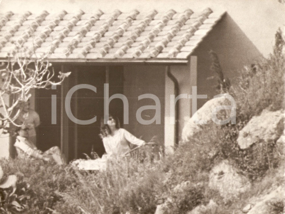 Fotografia d epoca originale 1965 ca CALA PICCOLA Argentario Liz TAYLOR Richard BURTON scoprono paparazzi 4 1