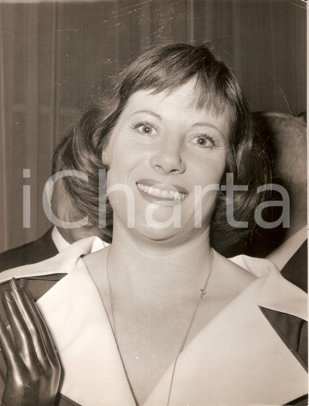 Fotografia d epoca originale 1960 PARIS Colette RENARD mostra Premio cantante dell anno Foto 2 1