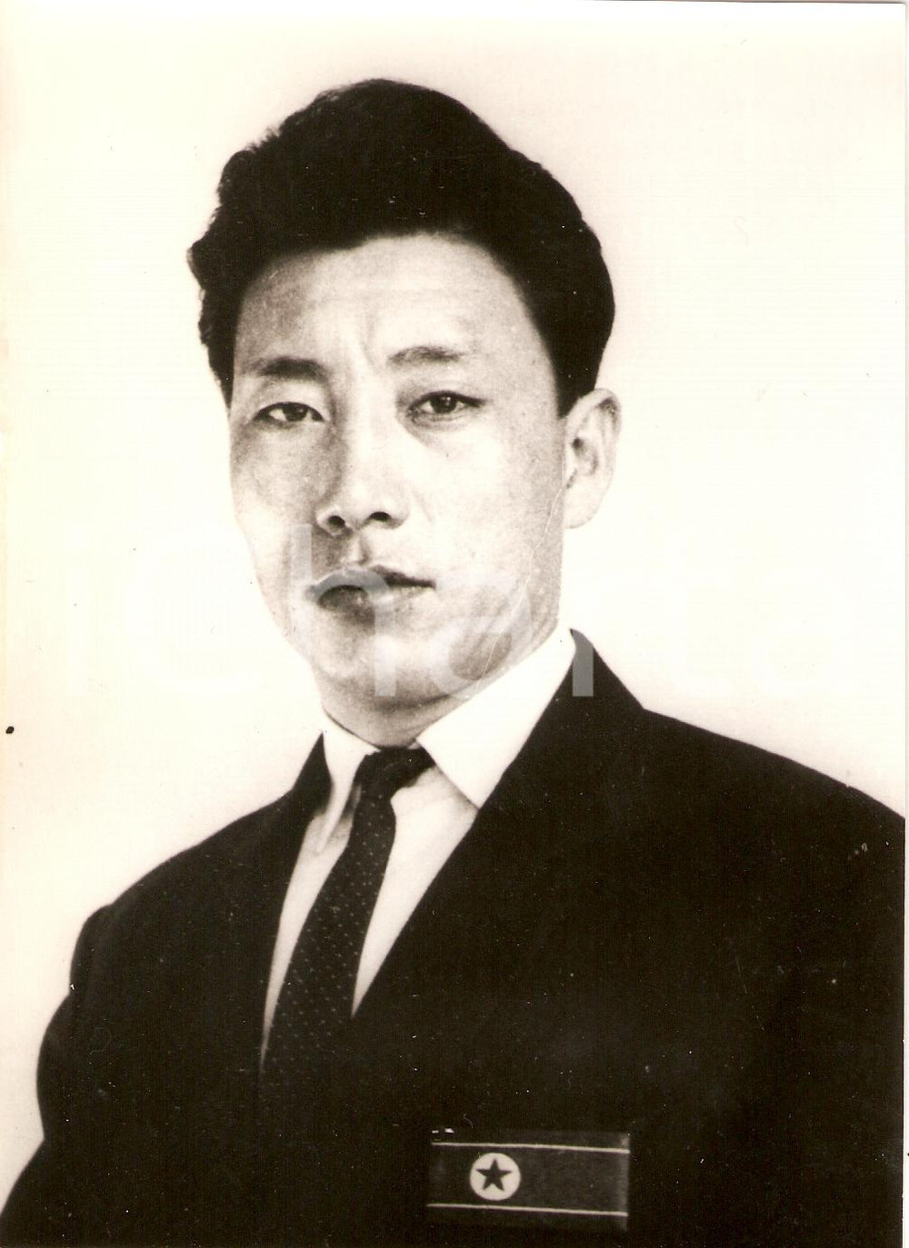 Fotografia d epoca originale 1968 COREA DEL NORD Nazionale calcio Ritratto O YOON KYUNG terzino FOTO 2 1