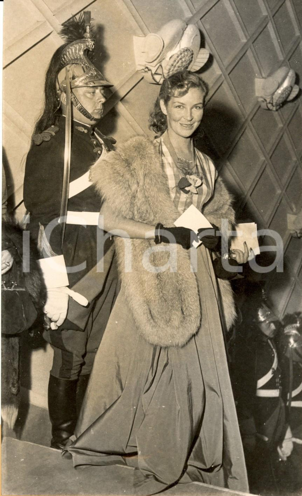 Fotografia d epoca originale 1950 PARIS Odile VERSOIS alla prima del film ANCIENS DE SAINTLOUP Foto 1