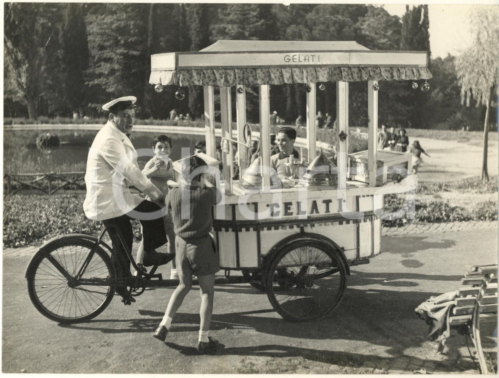 Fotografia d epoca originale 1952 CINEMA Film L eroe sono io C. L. BRAGAGLIA  Renato RASCEL gelataio Foto 1