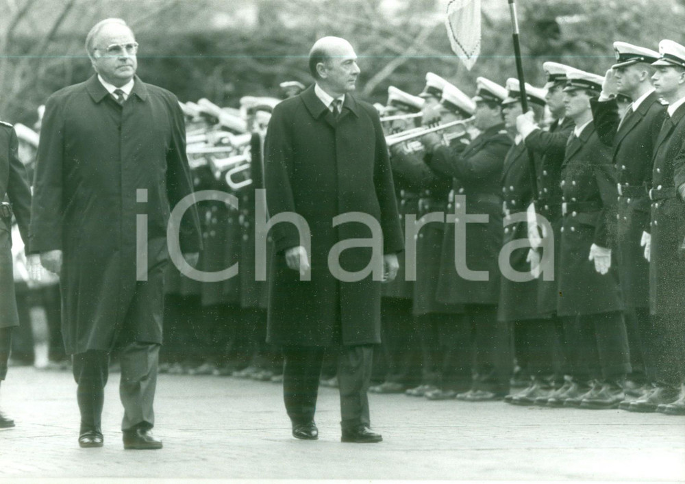 Fotografia d epoca originale 1988 BONN Helmut KOHL Manfred WORNER ispezionano le truppe Fotografia 2 1