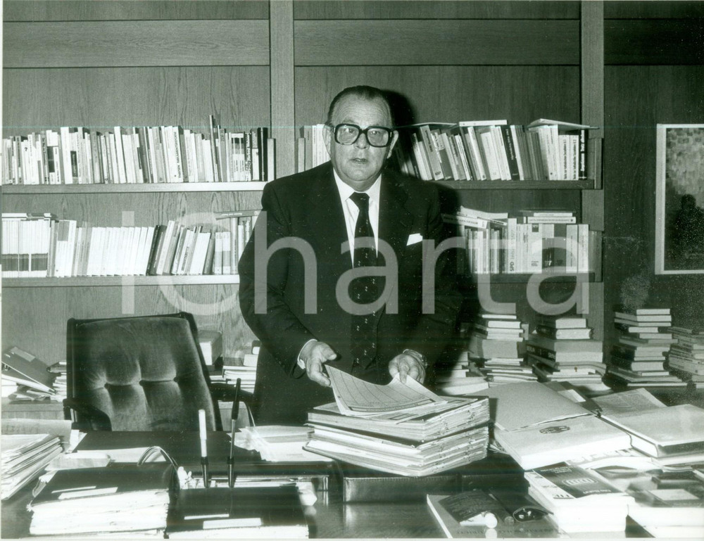 Fotografia d epoca originale 1979 BONN HansJürgen WISCHNEWSKI nel suo ufficio Fotografia 2 1