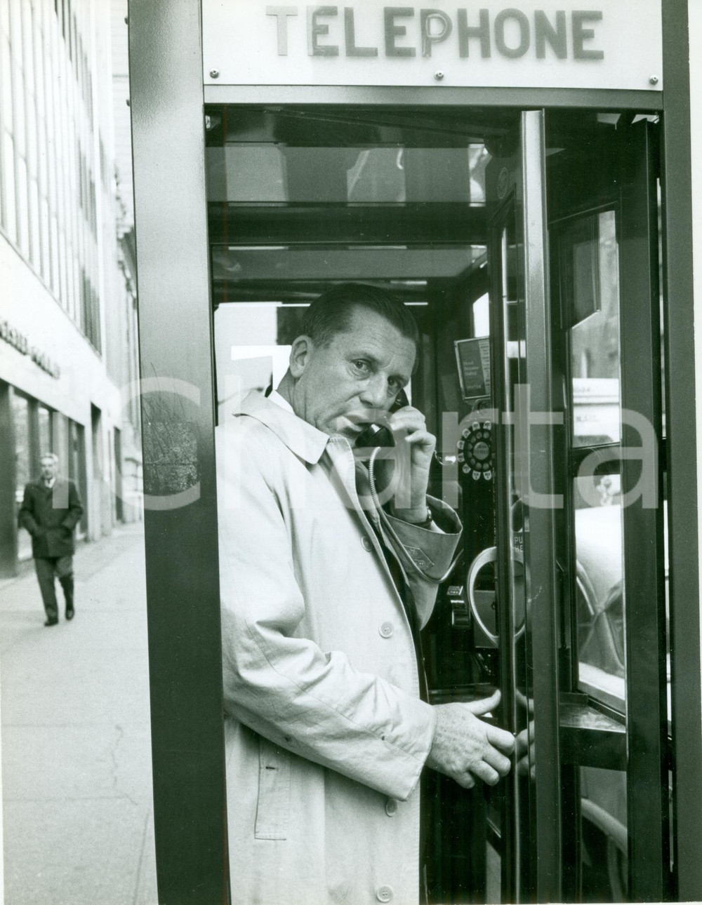 Fotografia d epoca originale 1968 NEW YORK Scrittore Morris WEST in una cabina del telefono Foto 2 1