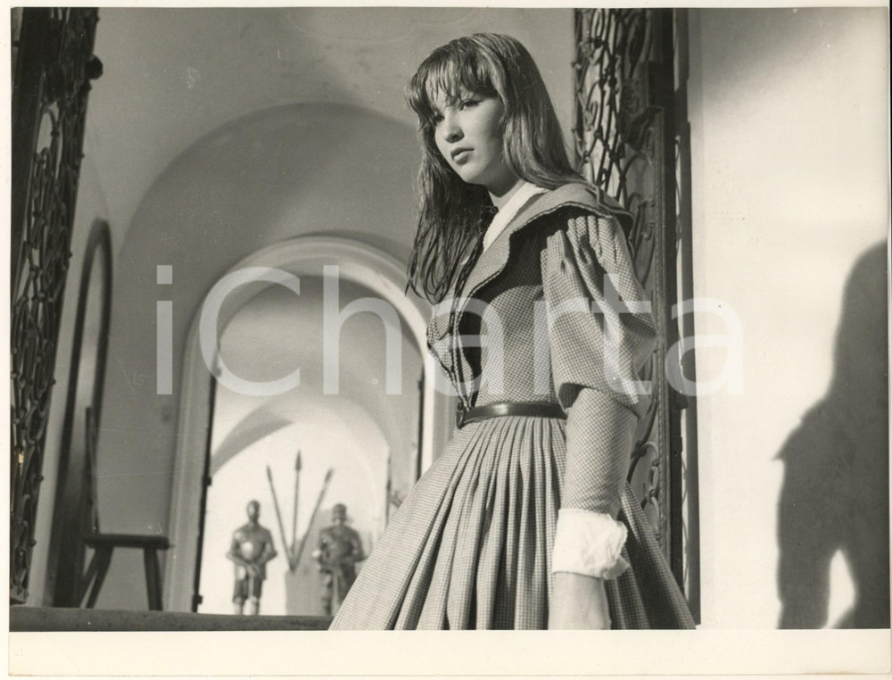 1954 CINEMA Film "Sinfonia d'amore" - Marina VLADY (Carolina) - Foto 24x18 cm Fotografia originale d'epoca, con didascalia al verso. CONDIZIONI:POOR/danneggiato lievi ondulature; minimo residuo cartaceoFORMATO: 24x18 cm originale e autentica 1