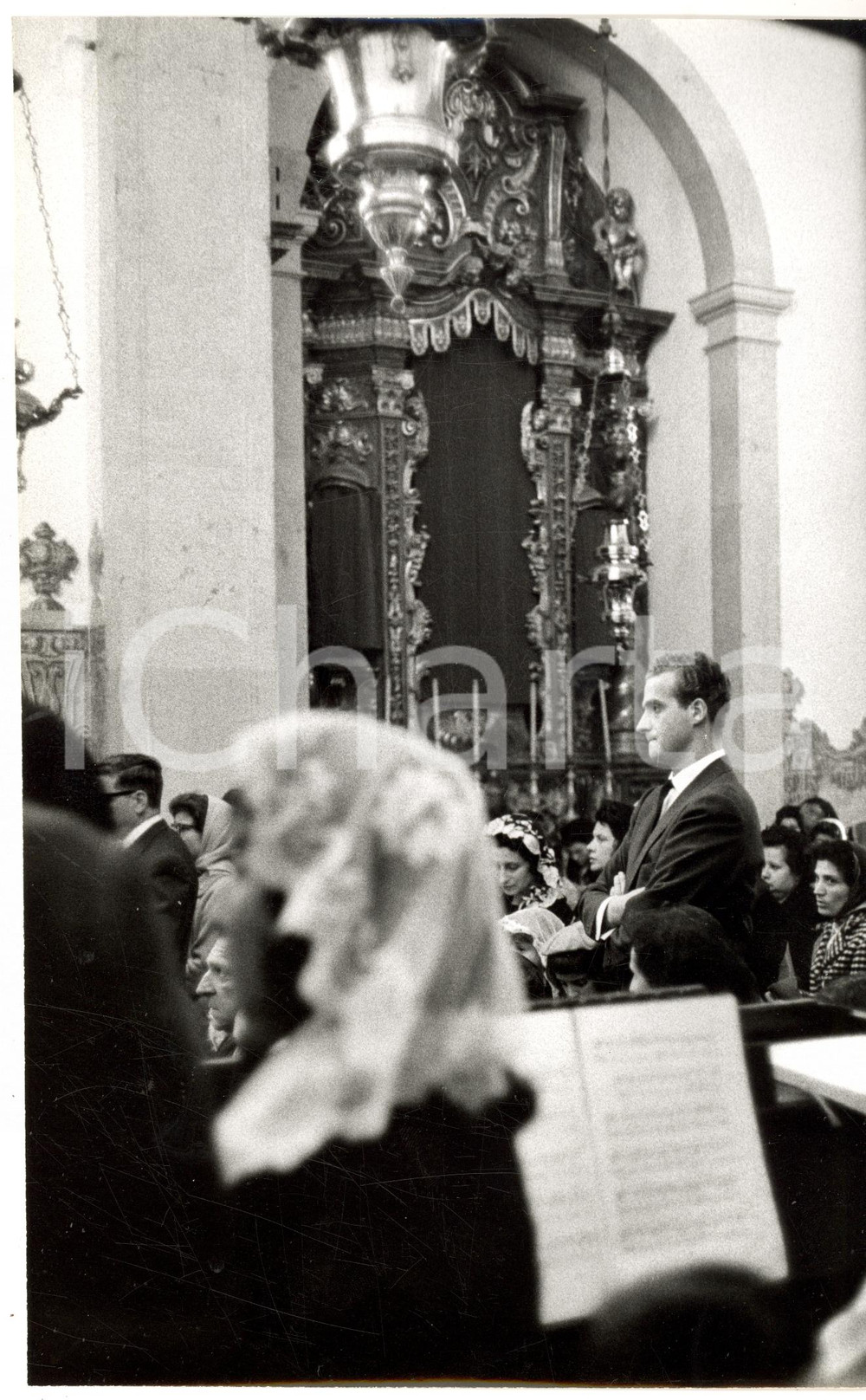 Fotografia d epoca originale 1960 ca Giovane Juan Carlos di SPAGNA assiste a un funerale Foto 3 1