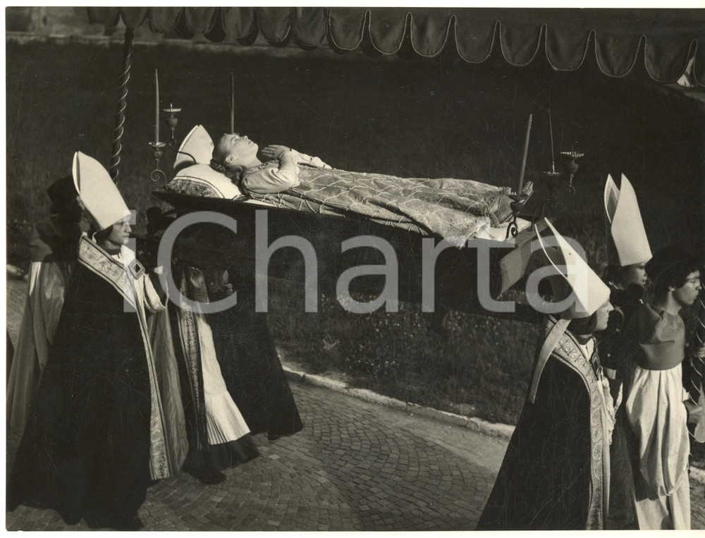 Fotografia d epoca originale 1954 CINEMA Giulietta e Romeo  Susan SHENTALL Giulietta nella bara Foto 1