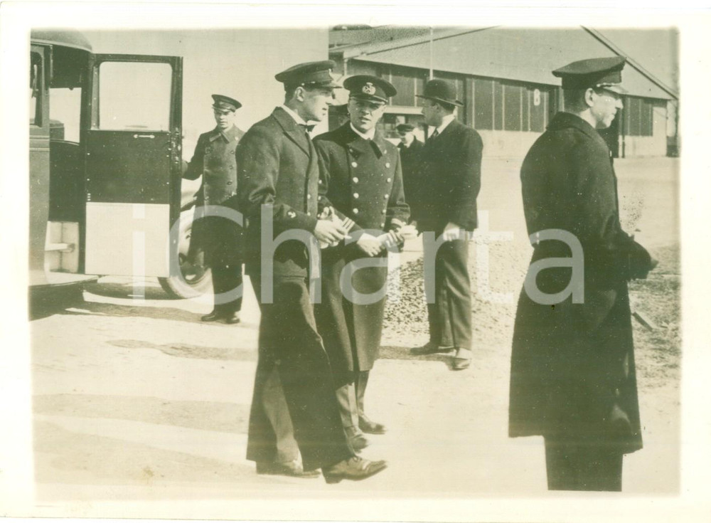 Fotografia d epoca originale 1932 ROTTERDAM Bertil di SVEZIA all aeroporto per visita reali olandesi 3 1