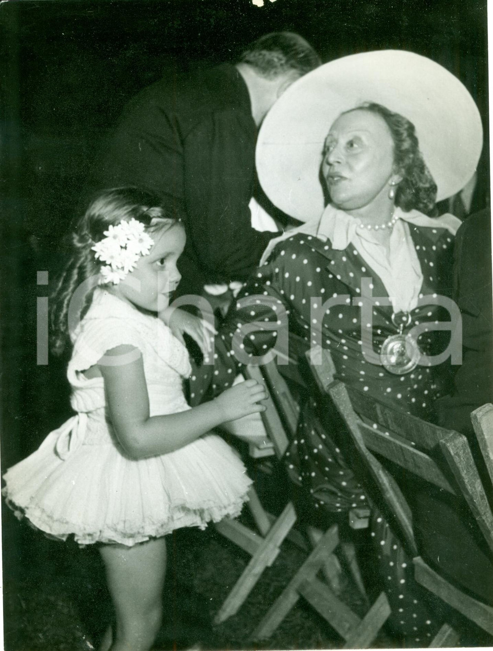 Fotografia d epoca originale 1946 PARIS Comédie Française Cécile SOREL avec une petite danseuse Photo 1 1