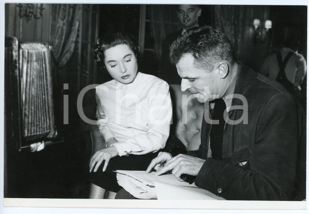 1955 IL FASCICOLO NERO / DOSSIER NOIR Lea PADOVANI André CAYATTE sul set - Foto Fotografia d'epoca.  CONDIZIONI:FAIR/discreto Lievi smussature agli angoliFORMATO: 17x12 cm originale e autentica 1