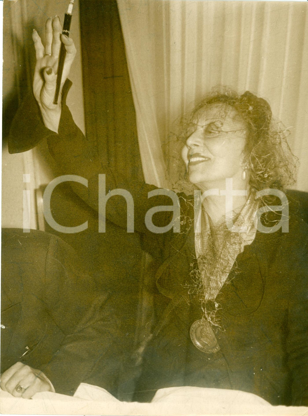 Fotografia d epoca originale 1950 PARIS Comédie Française Cécile SOREL firma autografi Parisiens de Paris 1