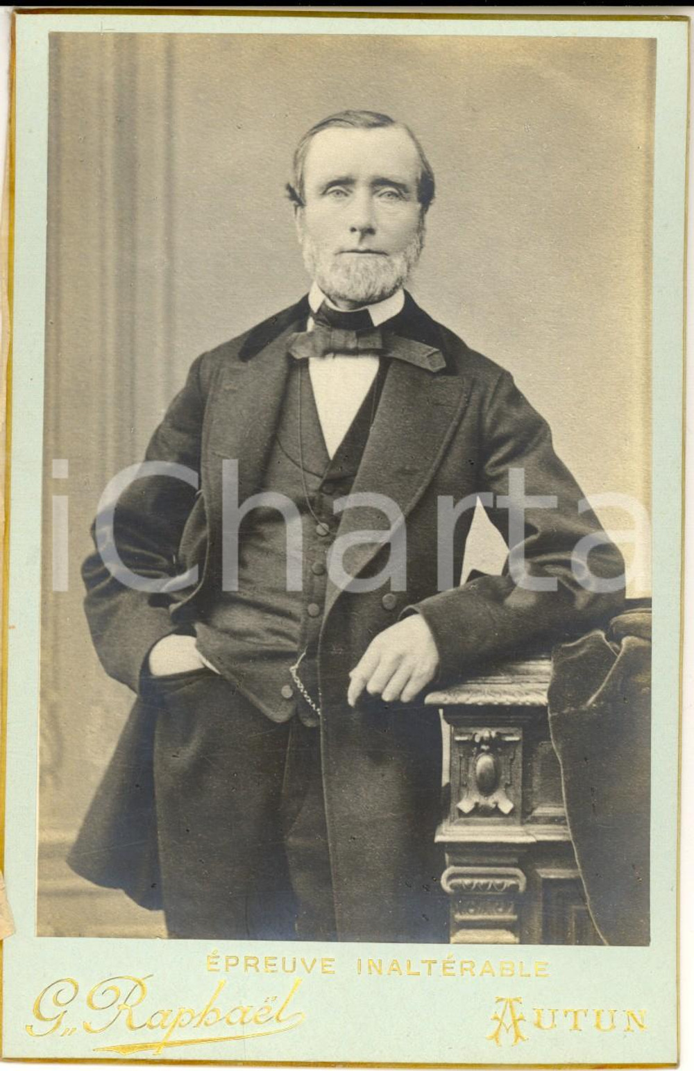 Fotografia d epoca originale 1900 ca AUTUN Ritratto di gentiluomo con soprabito Foto G. RAPHAEL 2 1