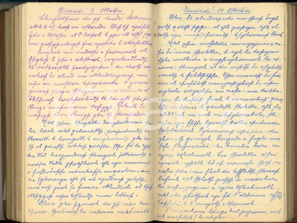 1941 Luigi GREA Diario personale in scrittura cifrata - Guerra *CURIOSO 500 pp. Curioso diario manoscritto redatto da Luigi Grea (funzionario delle ferrovie e cicloamatore) in una scrittura cifrata che utilizzava con amici e familiari, allo scopo di tutelare la propria vita privata.Il diario, di natura privata, è tenuto in forma giornaliera e contiene, nella parte finale, la contabilità personale. E' possibile cogliere riferimenti alla guerra e alla situazione politica del periodo.Copertina rigida in cartoncino 3/4 tela.PAGINE: 500 circa CONDIZIONI:GOOD/buonoFORMATO: 13x23 cm originale e autentica 1