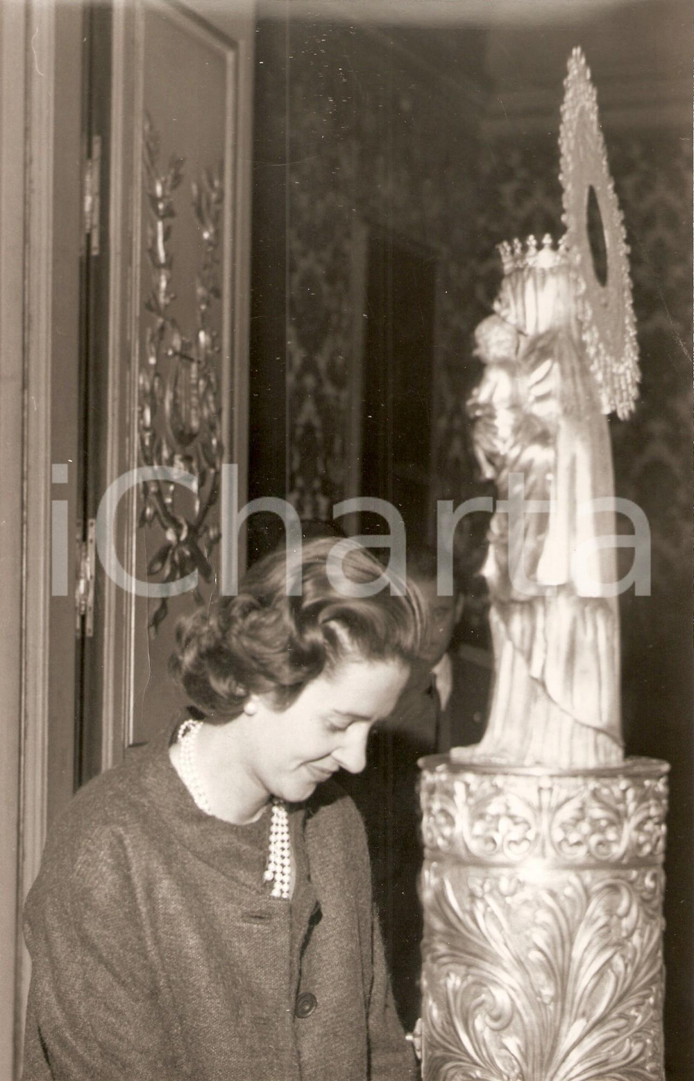 Fotografia d epoca originale 1960 MADRID Donna Fabiola MORA Y ARAGON  prega la Vergine del Pilar Foto 3 1
