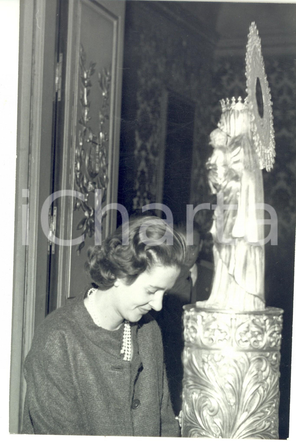 Fotografia d epoca originale 1960 MADRID Donna Fabiola MORA Y ARAGON  prega la Vergine del PIlar Foto 4 1