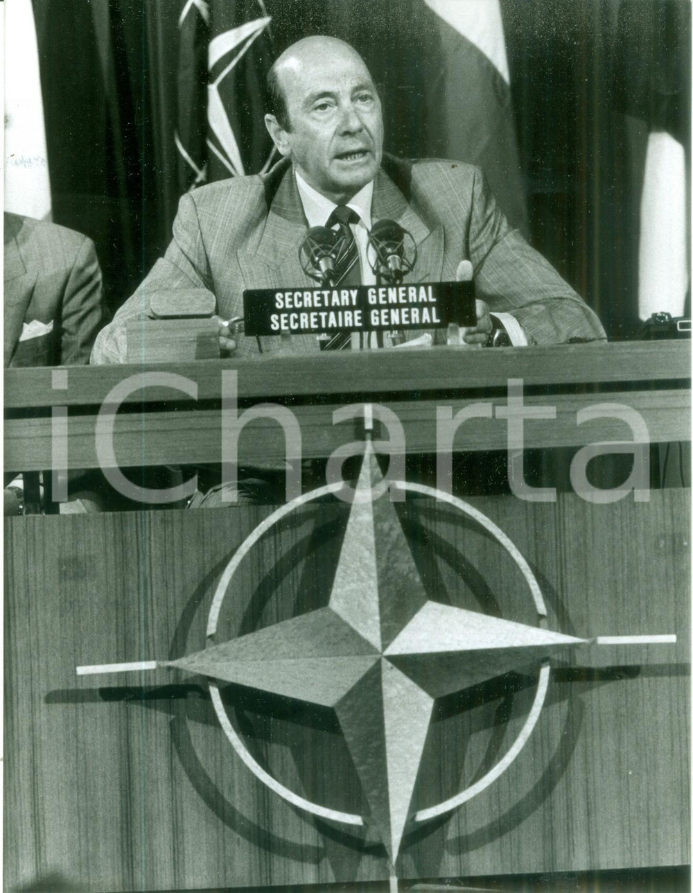 Fotografia d epoca originale 1989 Manfred WORNER Segretario Generale NATO Fotografia 3 1