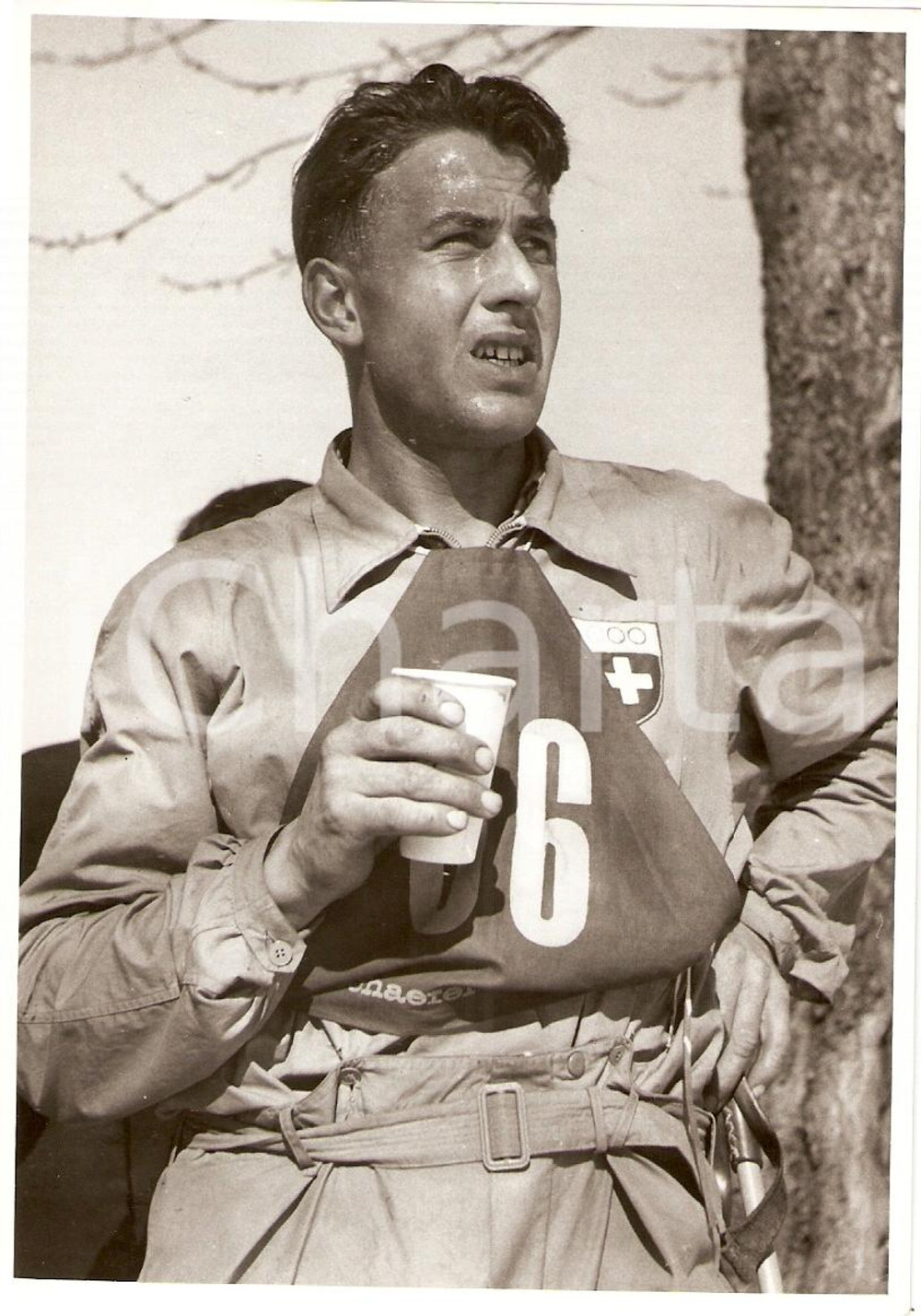 Fotografia d epoca originale 1950 ca SWITZERLAND Campionati SCI DI FONDO Franz REGLI si disseta Foto 2 1