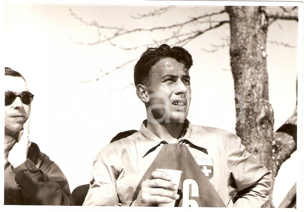 Fotografia d epoca originale 1950 ca SWITZERLAND Campionati SCI DI FONDO Franz REGLI si disseta Foto 3 1