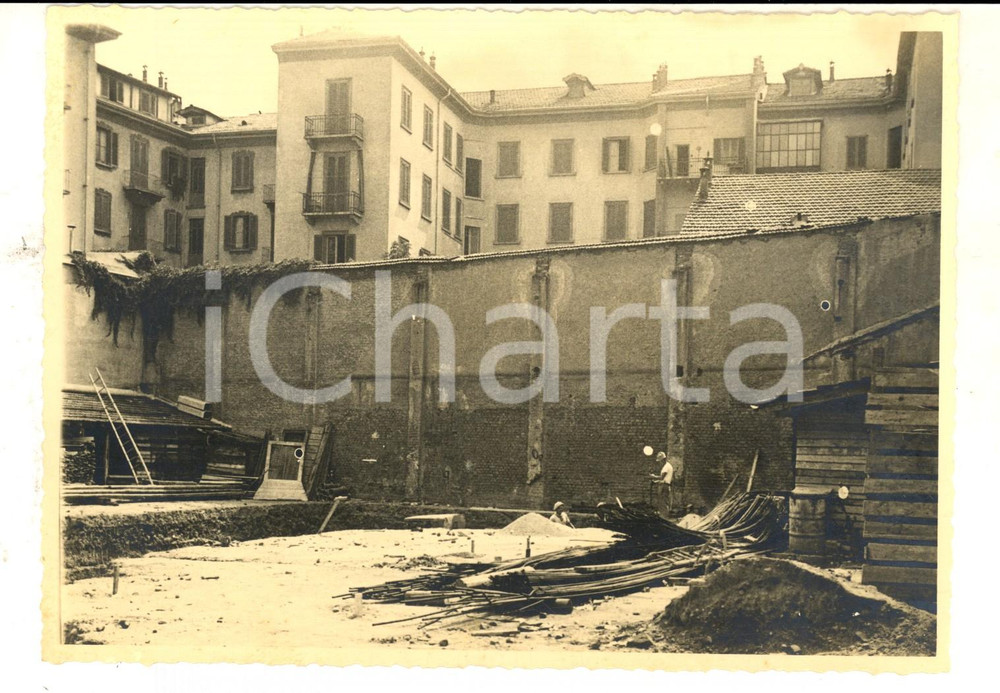 Fotografia d epoca originale 1940 ca MILANO via MASSENA Cantiere di un edificio in costruzione Foto 18x13 1
