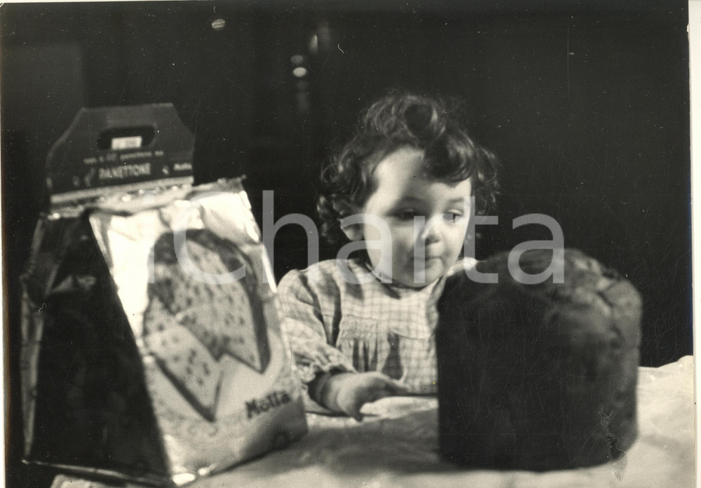 1950 ca ITALIA Panettone MOTTA - Campagna pubblicitaria con bambina *Foto (10) Fotografia originale d'epoca. CONDIZIONI:GOOD/buonoFORMATO: 30x22 cm originale e autentica 1