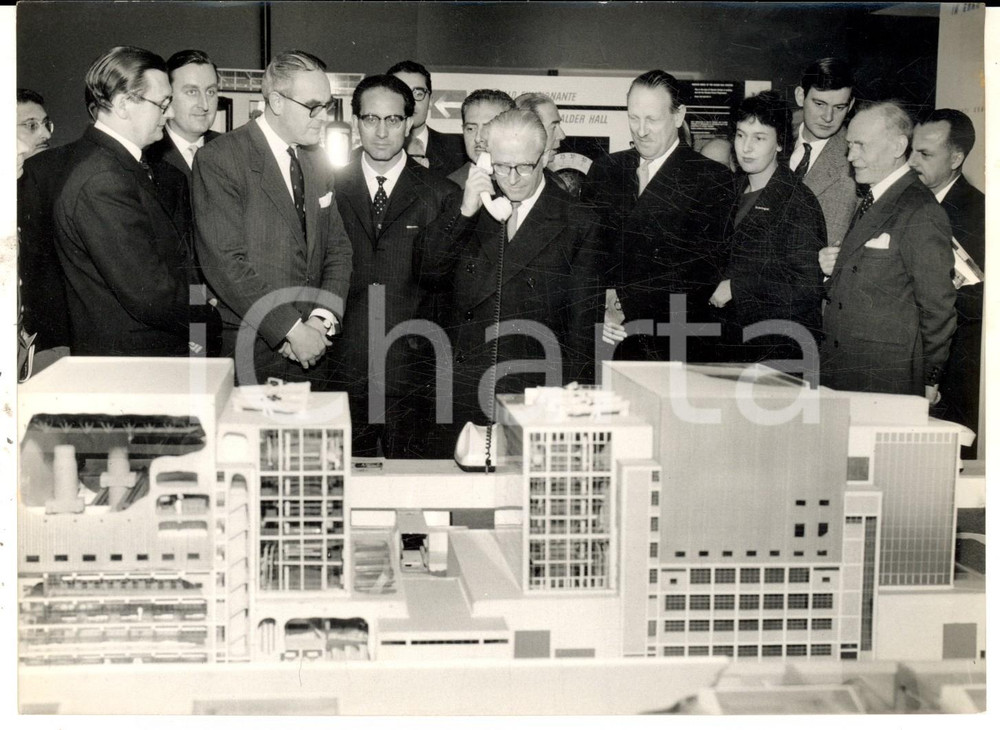 Fotografia d epoca originale 1959 MILANO Presidente Giovanni GRONCHI inaugura la 37 Fiera Campionaria Foto 1