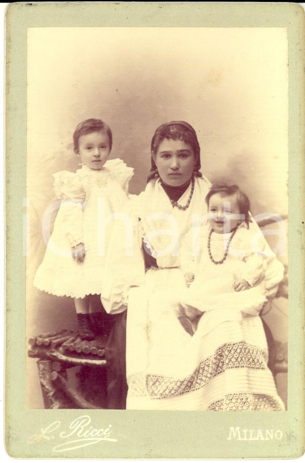 Fotografia d epoca originale 1880 ca MILANO Ritratto di due bambine con la balia Foto LEONE RICCI 3 1