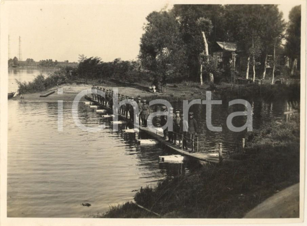 1935 ca Area di PAVIA - Regio Esercito GENIO - Ponte di barche *Foto 12x8 cm Fotografia originale d'epoca. CONDIZIONI:GOOD/buonoFORMATO: 12x8 cm originale e autentica 1