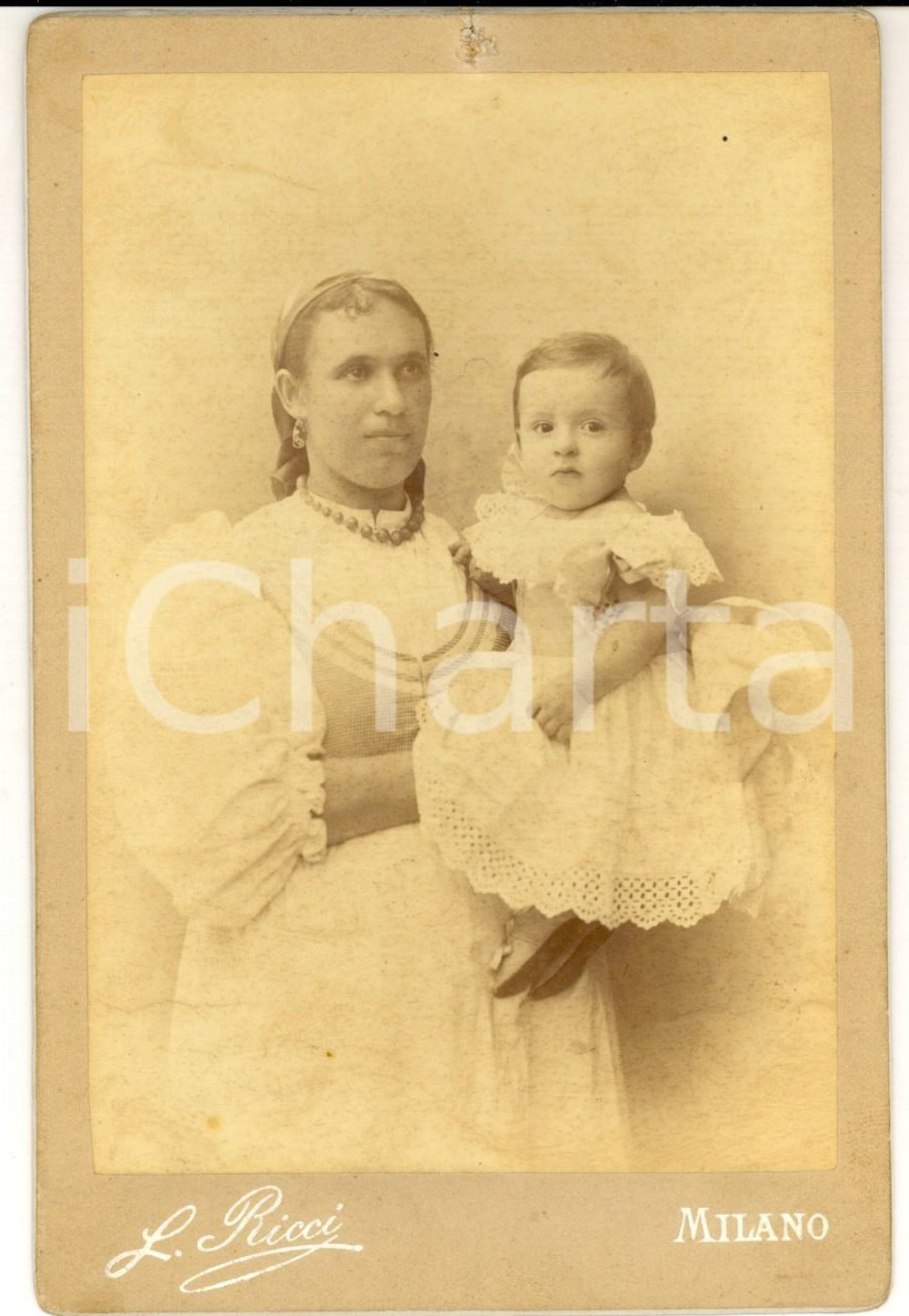 Fotografia d epoca originale 1890 ca MILANO Ritratto di bambina con la balia Foto LEONE RICCI 1 1