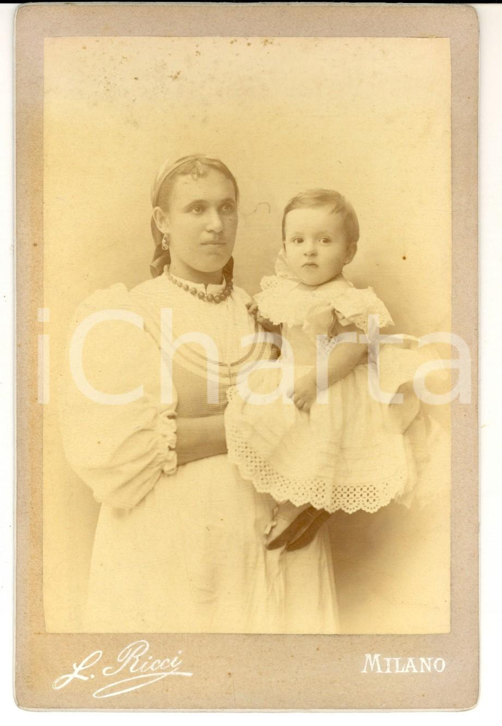 Fotografia d epoca originale 1890 ca MILANO Ritratto di bambina con la balia Foto LEONE RICCI 2 1