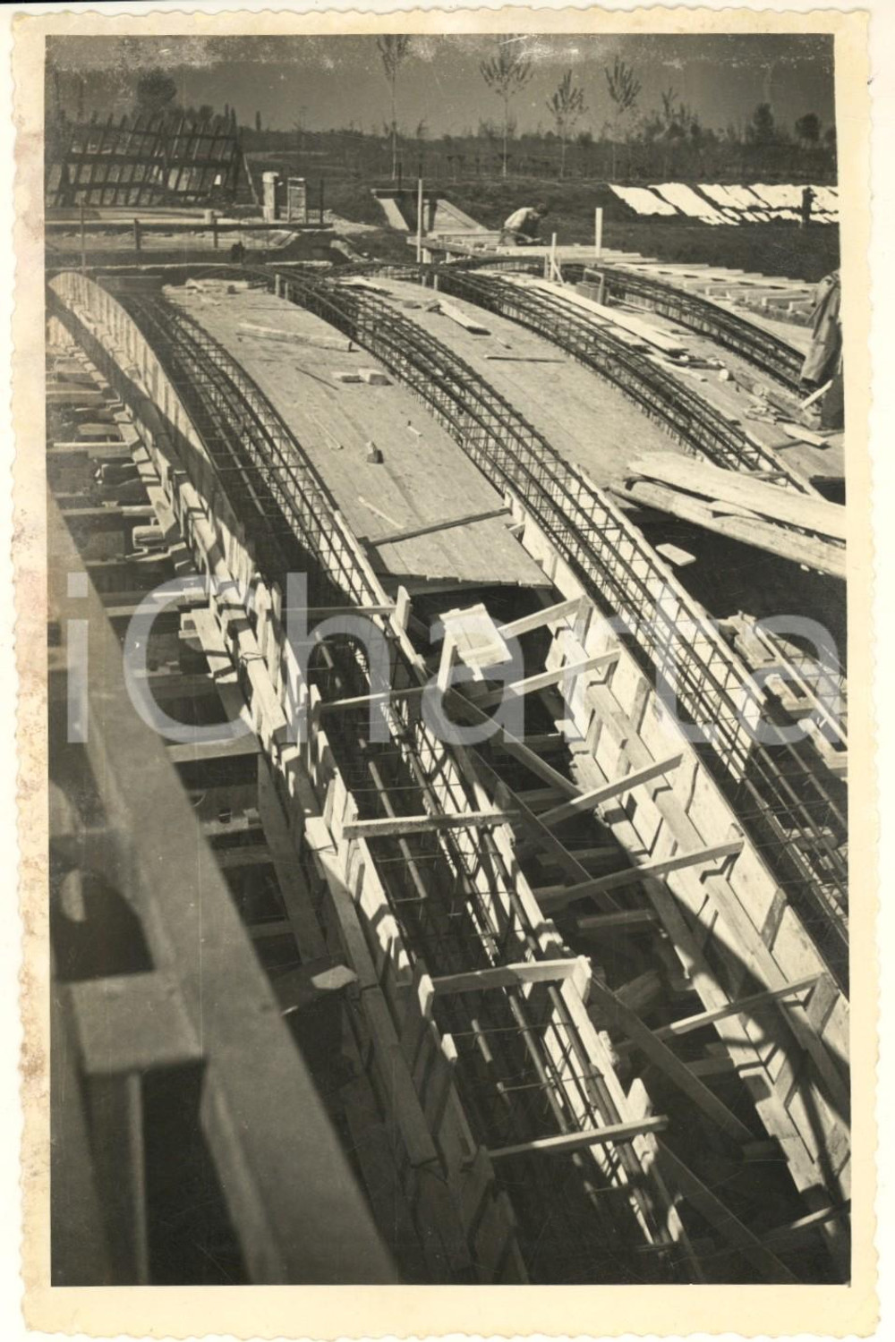 Fotografia d epoca originale 1951 GUALTIERI RE Edificio in costruzione  Cantiere Foto DANNEGGIATA 1