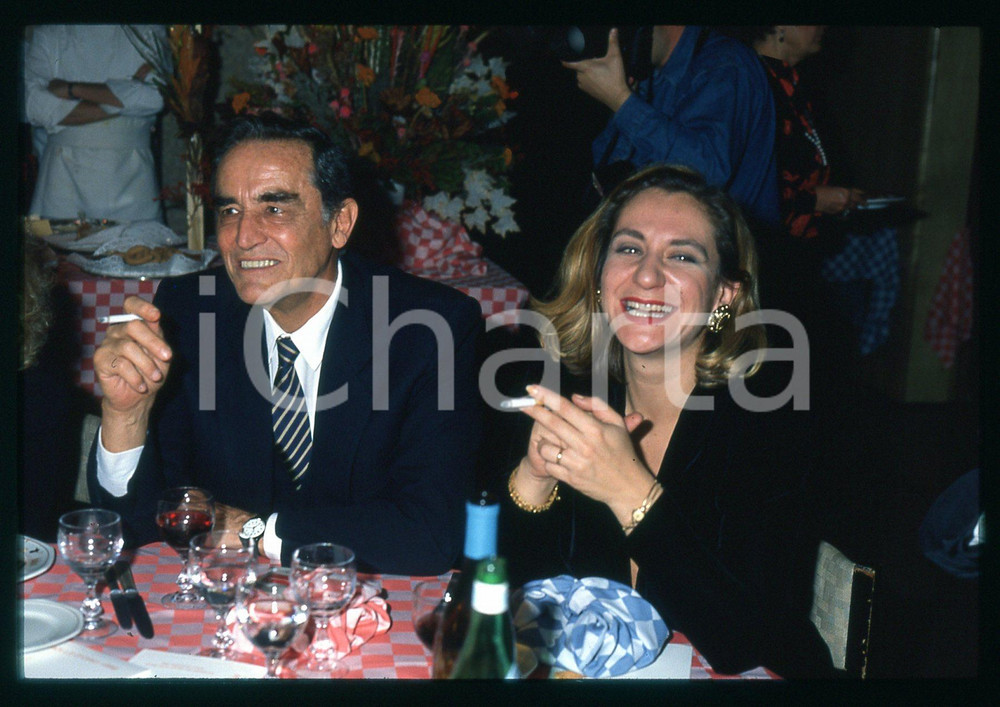 Fotografia d epoca originale 1995 ca CINEMA Vittorio GASSMAN Monica SCATTINI 35mm VINTAGE SLIDE 1