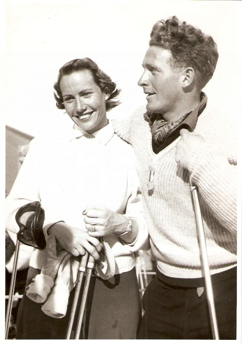 Fotografia d epoca originale 1960 ca SWITZERLAND Campionati SCI ALPINO Bernhard PERREN e compagna di squadra 1