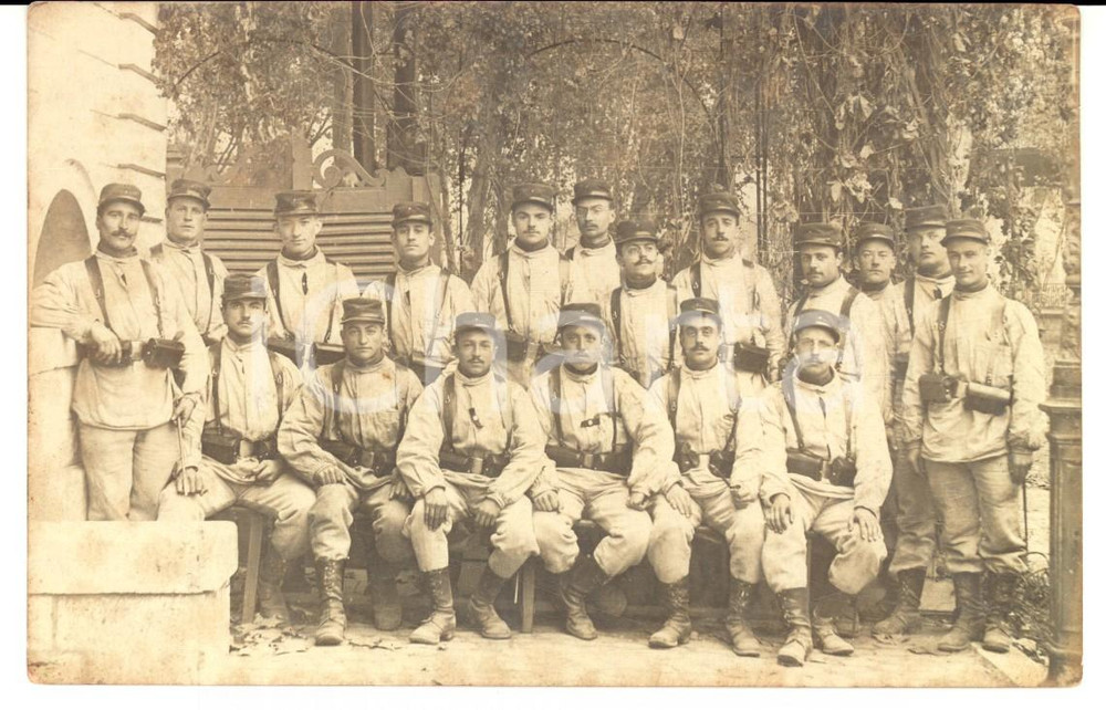 Fotografia d epoca originale 1915 ca FRANCIA MIlitari di fanteria pronti alla marcia Foto cartolina FP 1