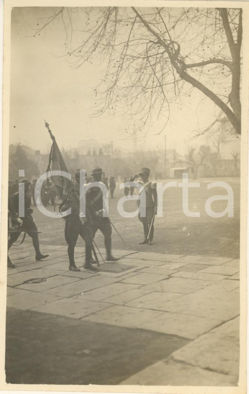 Fotografia d epoca originale 1925 ca ITALIA Cerimonia militare in una caserma Fotografia 9x14 cm 1