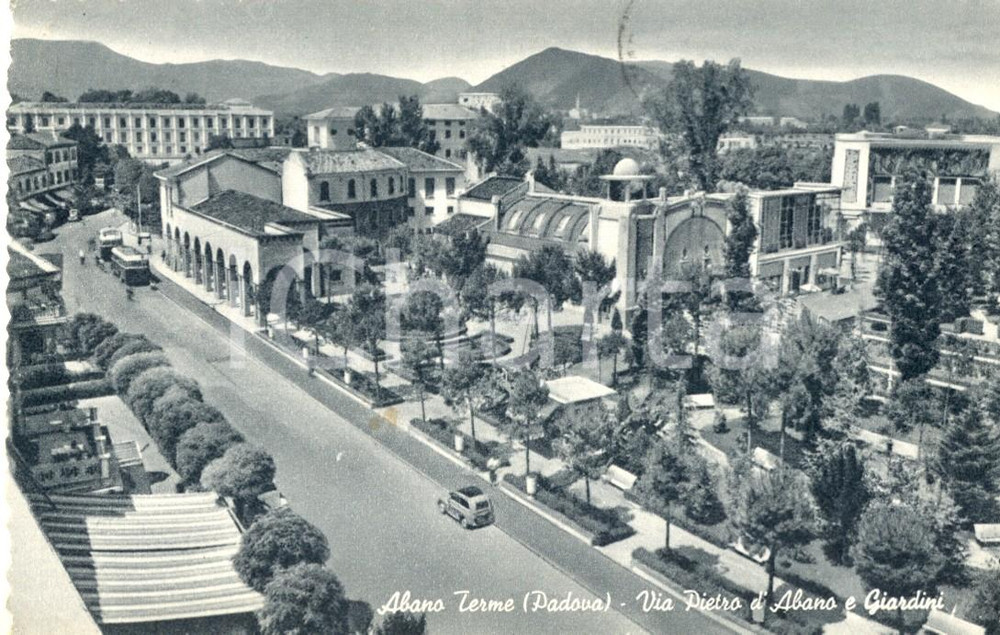 Cartolina originale da collezione 1956 ABANO TERME PD Torpedone in Via PIETRO D ABANO e giardini ILLUSTRATA FP 1